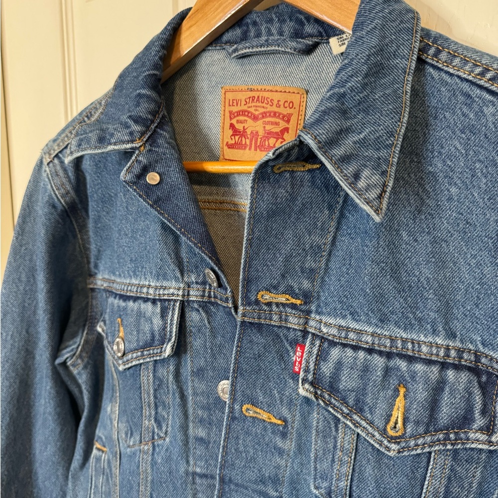 Levi’s boyfriend denim jacket